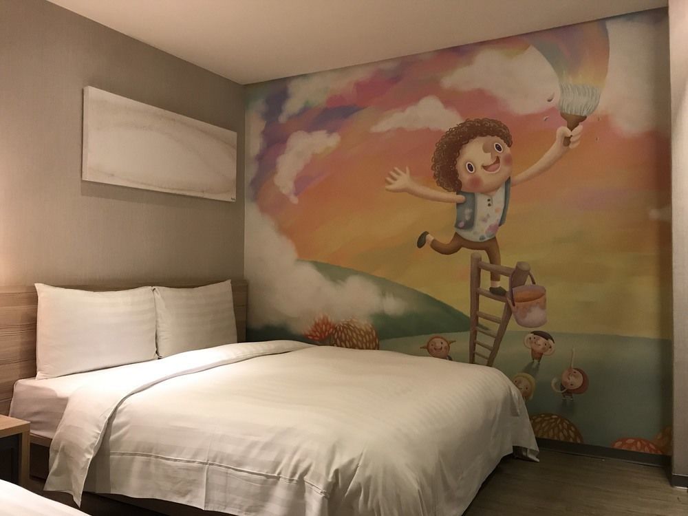 Smile 73 Hotel Taichung Dış mekan fotoğraf